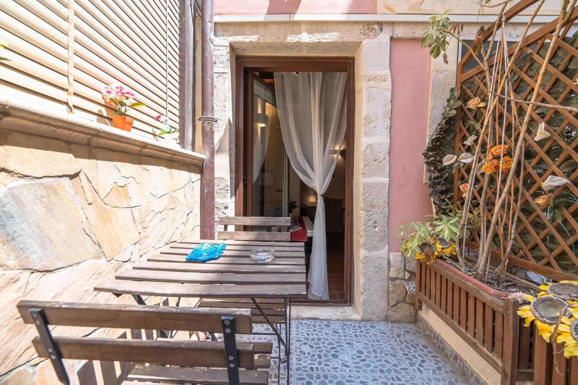 Elsa D'Ortigia - I Tre Archi Hotel Syracuse Luaran gambar