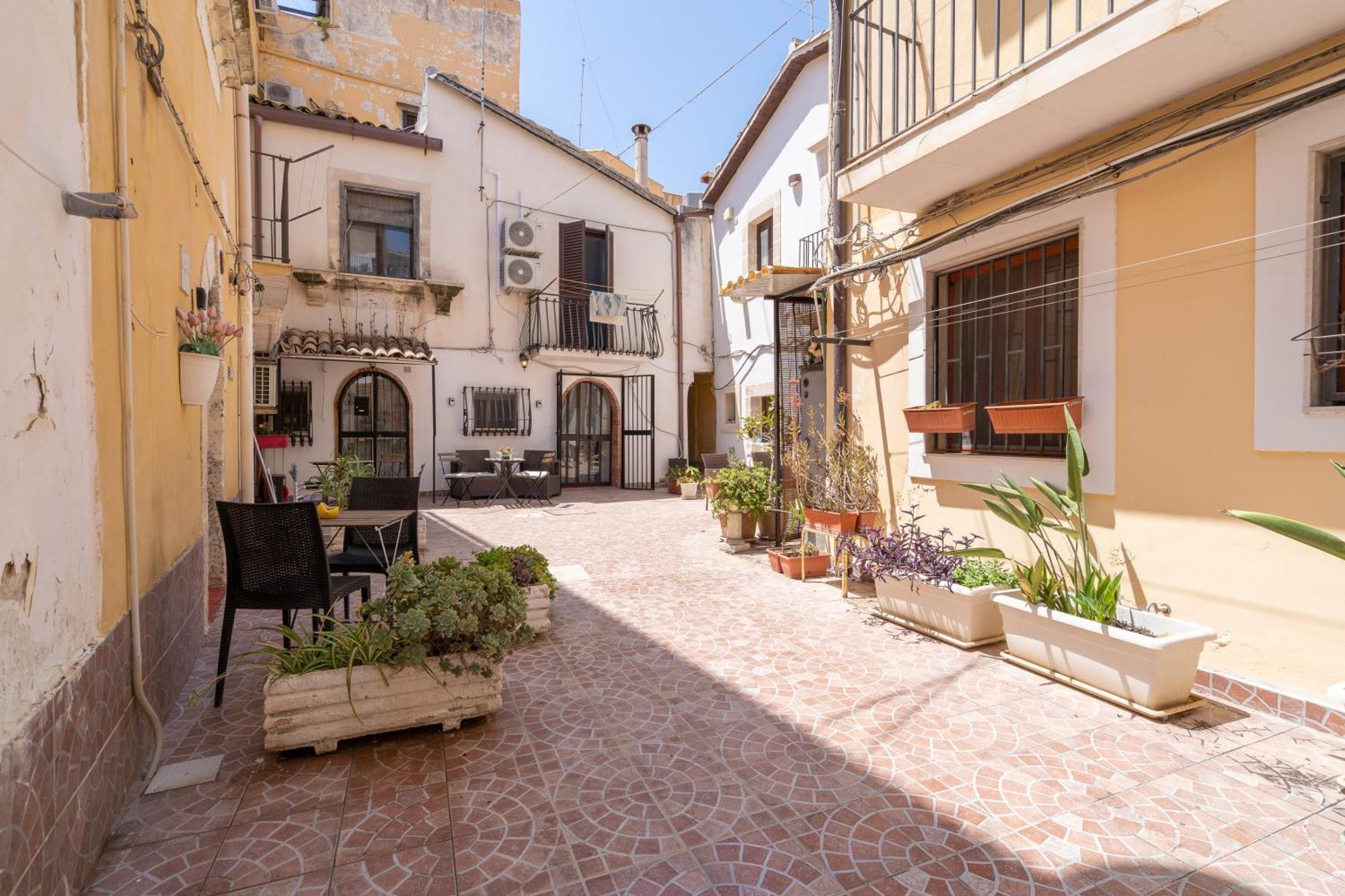 Elsa D'Ortigia - I Tre Archi Hotel Syracuse Luaran gambar