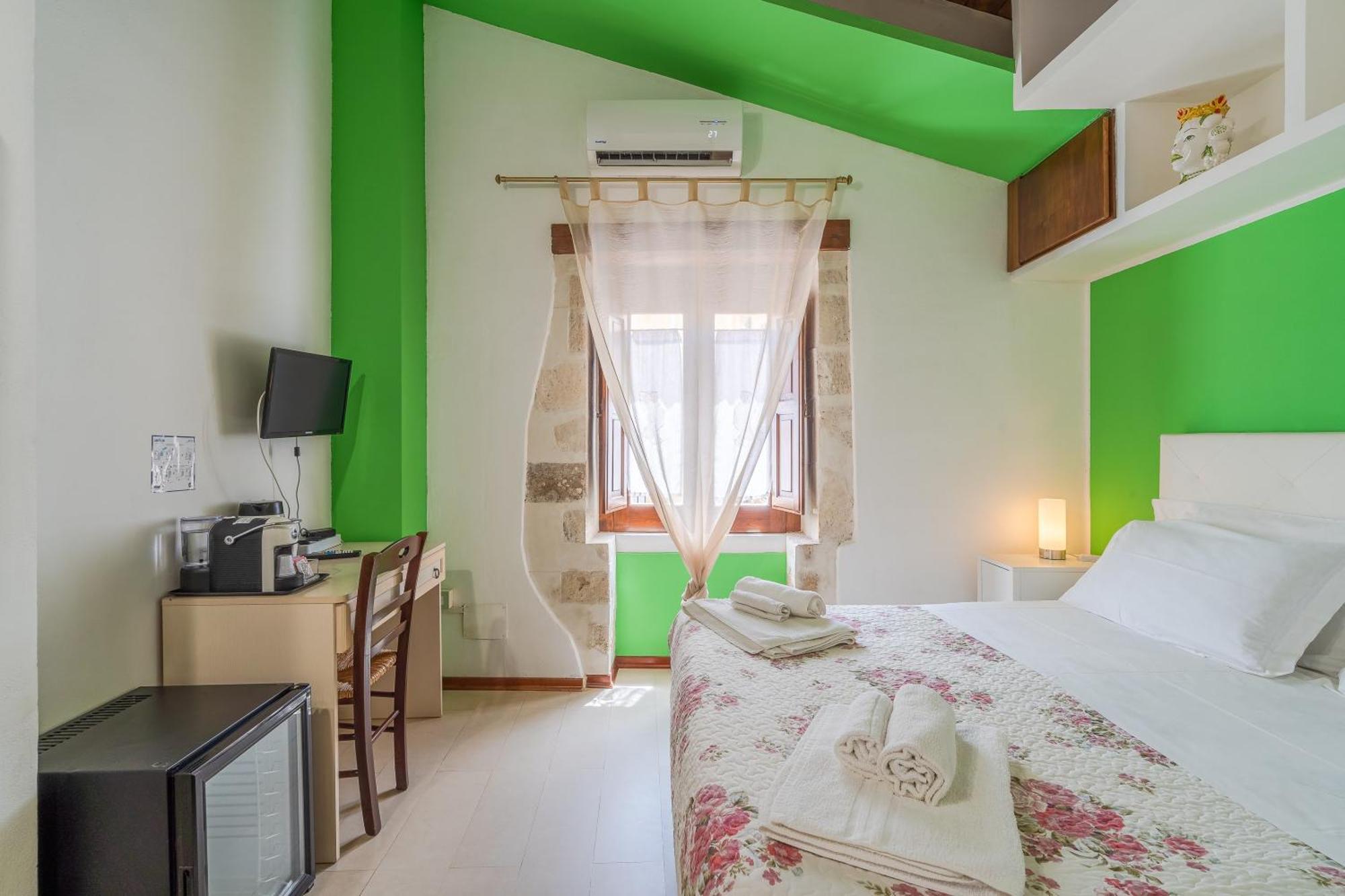 Elsa D'Ortigia - I Tre Archi Hotel Syracuse Luaran gambar